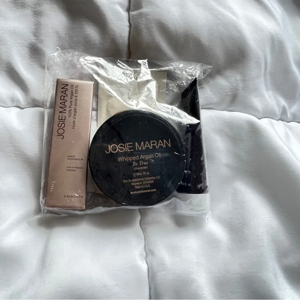 JOSIE MARAN Whipped Argan Oil Set in Black and Rose Gold
